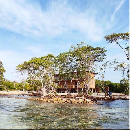 Hostel Villa Luz Beach Tintipan Island Экстерьер фото